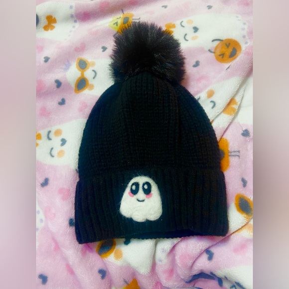 Felted ghost beanie - Picture 1 of 3